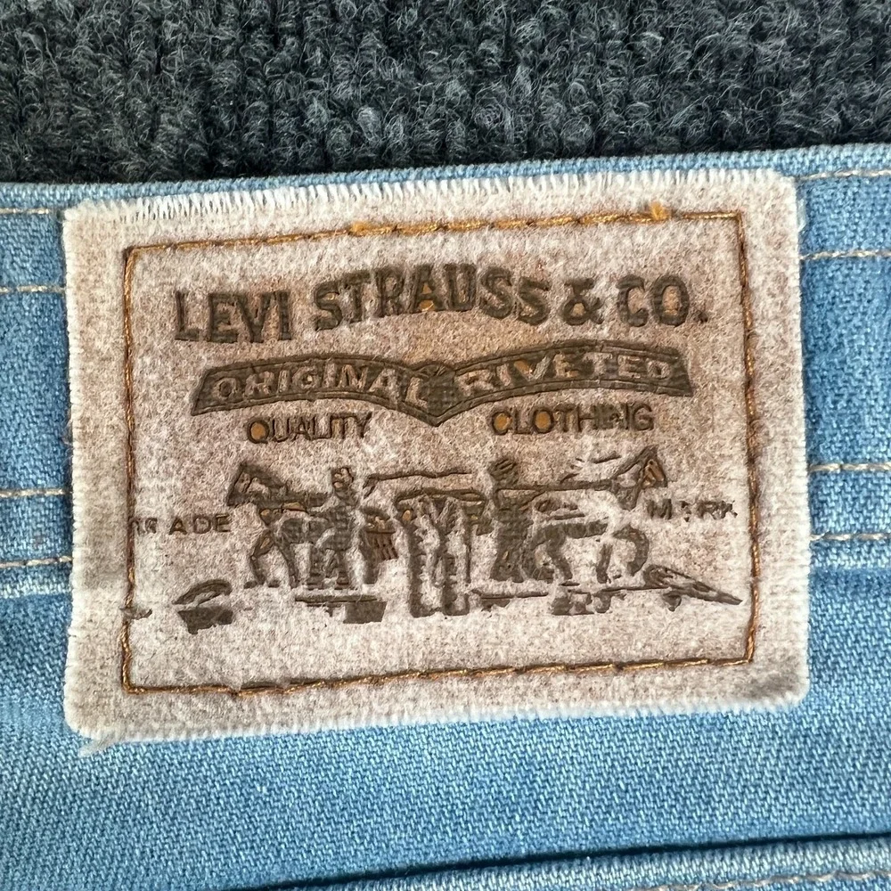Levis these vntg
